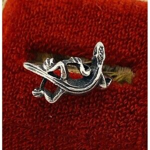 Vintage Little Lizzard Ring In Sterling Silver Size 6.25